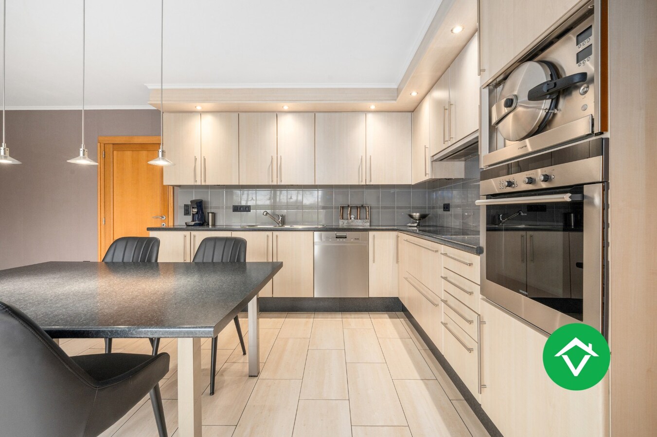 Alleenstaande woning met 4 slaapkamers te Ichtegem 