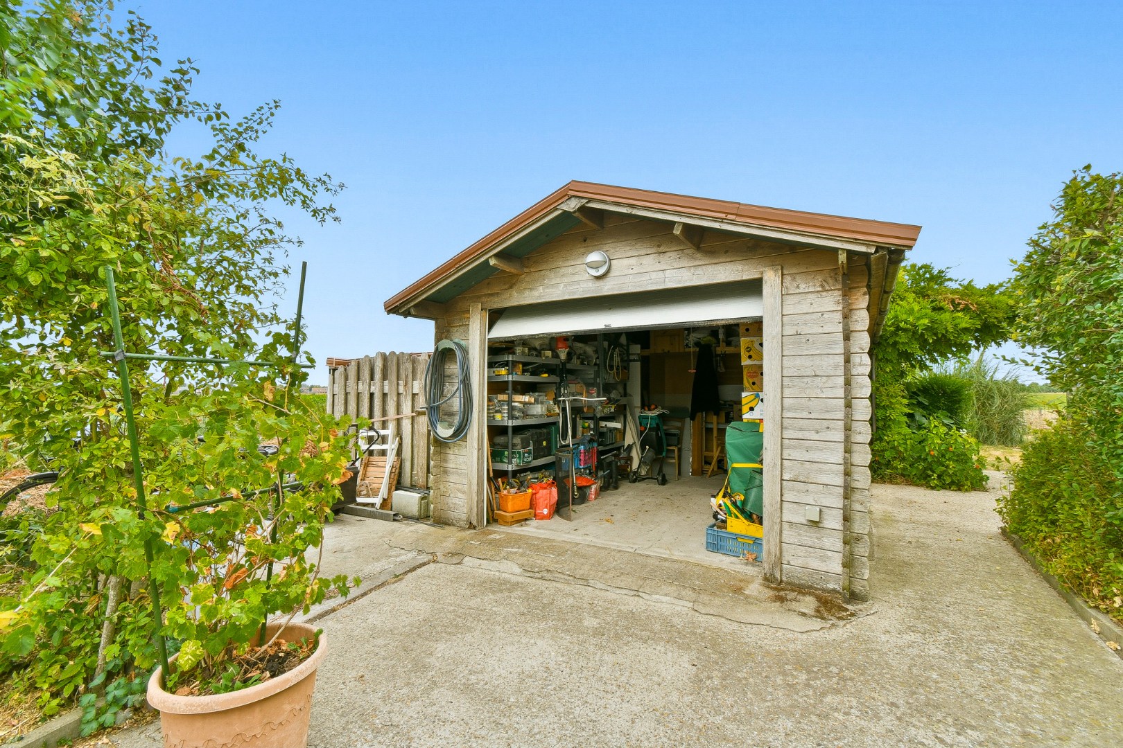 prachtige vrijstaande woning op toplocatie langs het kanaal te Leffinge met uniek panoramisch verzicht 