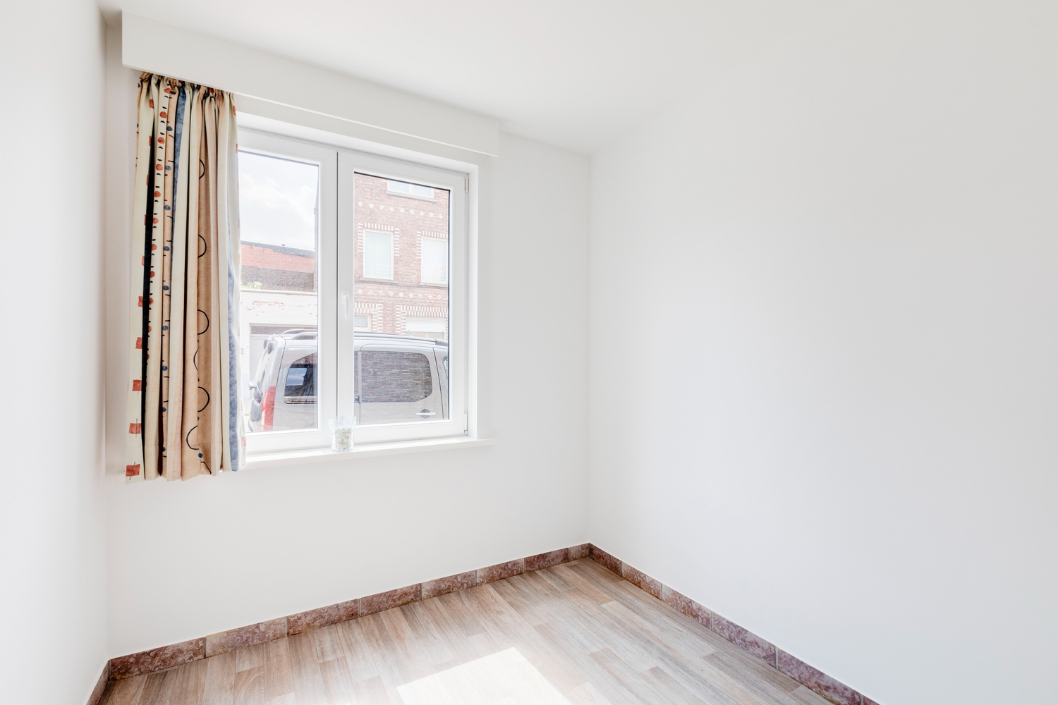 Gerenoveerd gelijkvloers appartement op ideale locatie! 