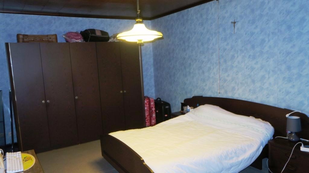 Uiterst ruime, halfopen woning met 4 slaapkamers 