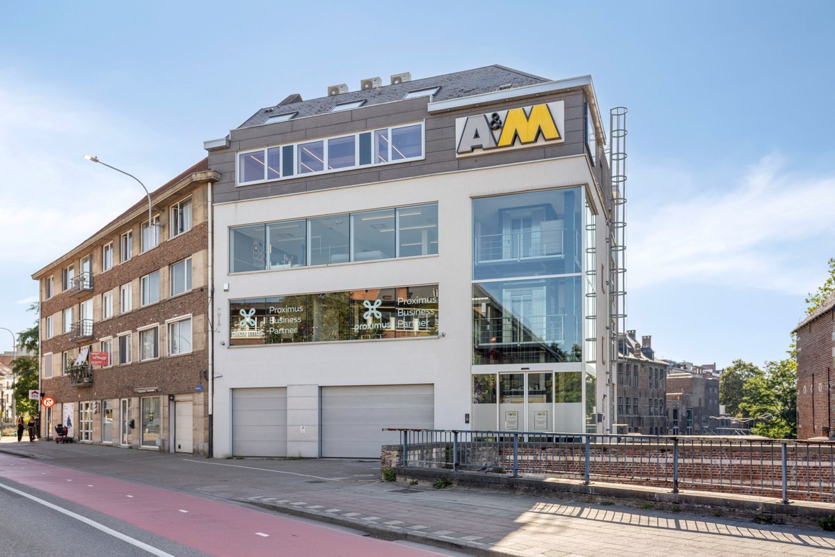 Kantoorpand met handelsruimte te koop nabij Mechelen station