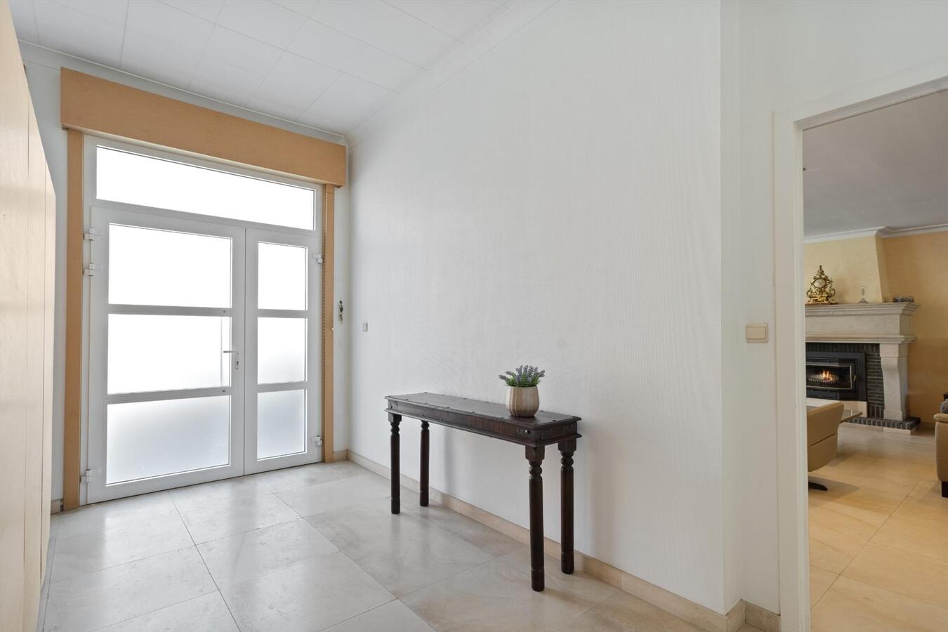 Ruime halfopen woning met 5 slaapkamers in het Centrum van Houthulst 