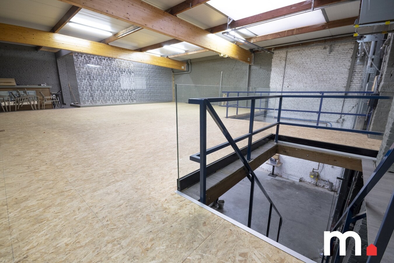 Ruime loods te koop in Wevelgem ! 