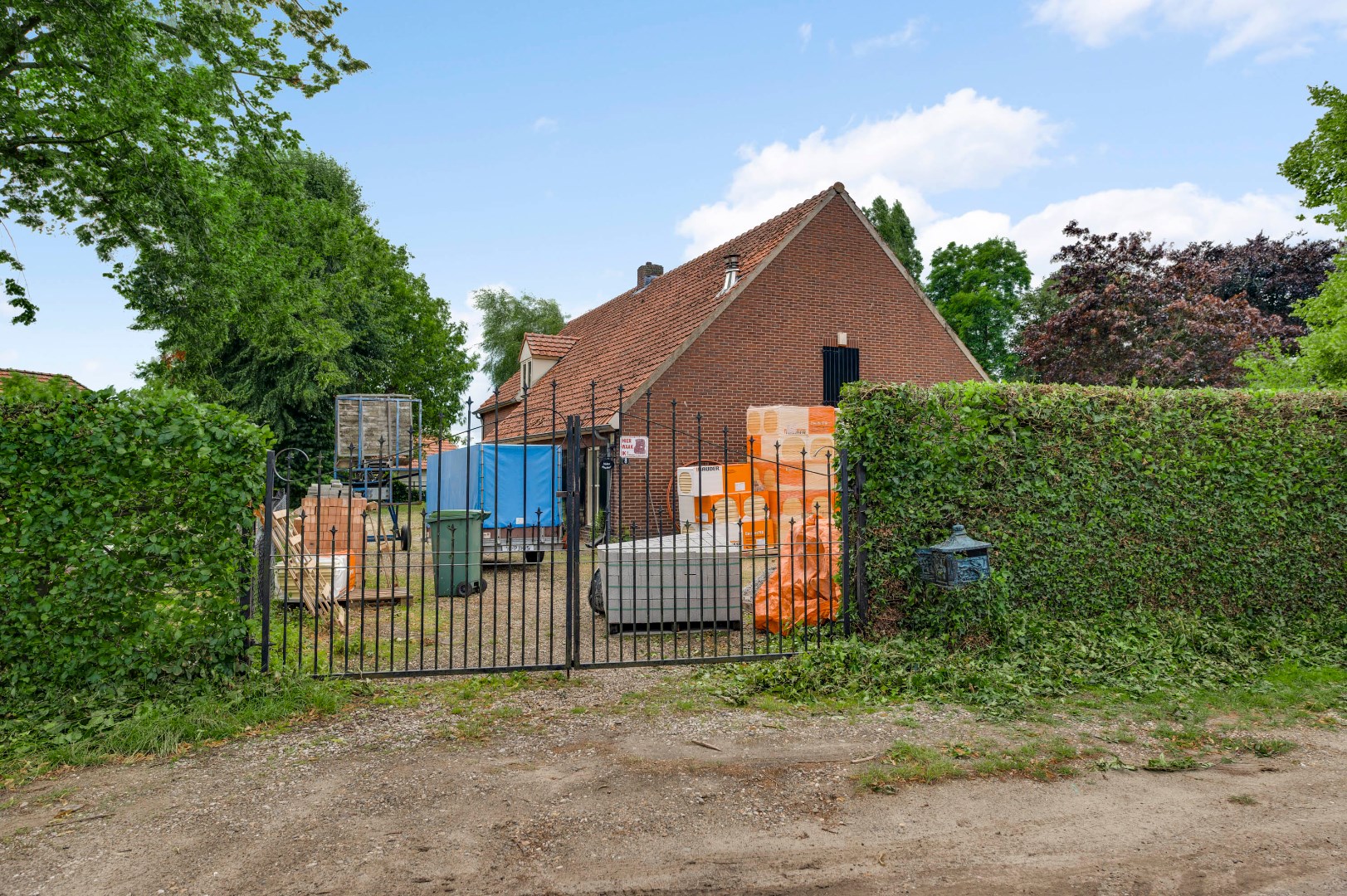 Woonboerderij te koop in Weert