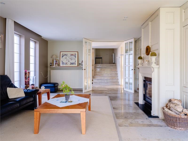 Tijdsloze villa in één van de mooiste villawijken van Roeselare 