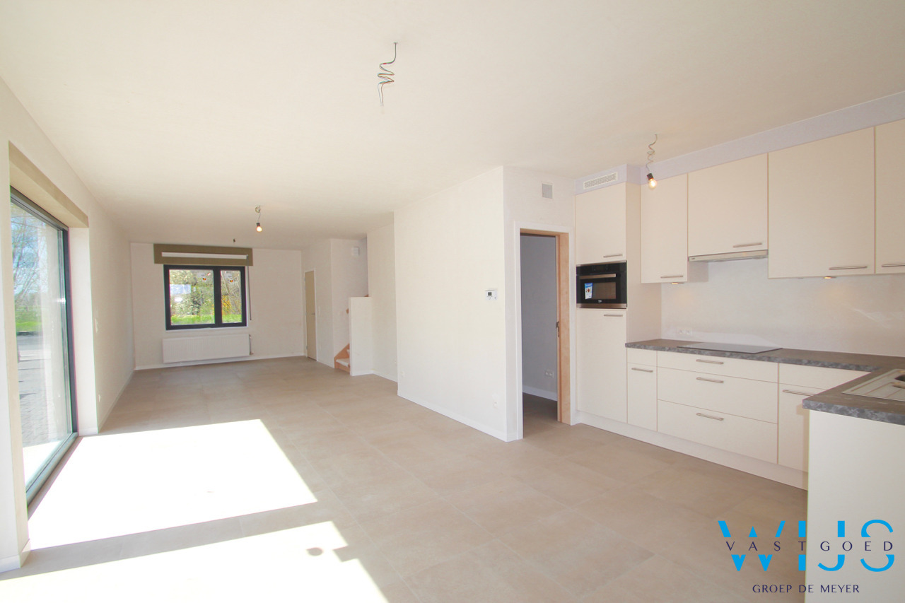 Compleet van A tot Z vernieuwd woonhuis te KLUIZEN /WIPPELGEM 