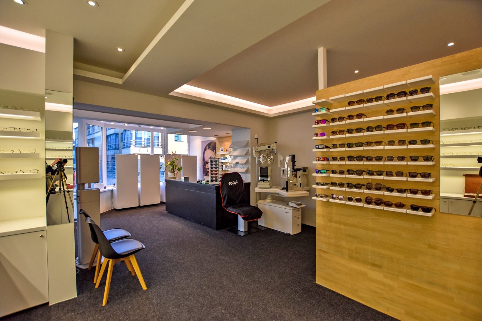 Te renoveren appartementsgebouw op 300m van de zee te Koksijde. 