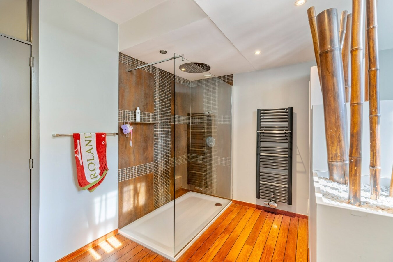 Luxe herenhuis met praktijkruimte in Niel-bij-As 