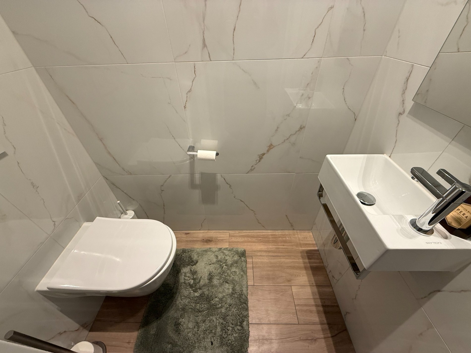 RESIDENTIE WATERVLIET - Gelijkvloers - Energiezuinig nieuwbouwproject met een hoogwaardige afwerkingen gelegen in het centrum van Knokke, nabij de Winkelstraten en op enkele meters van het strand. 