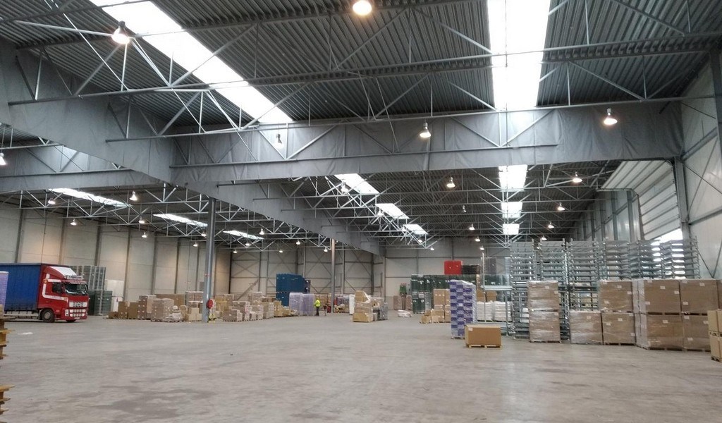 Magazijnen en kantoren te huur aan E313 in Grobbendonk