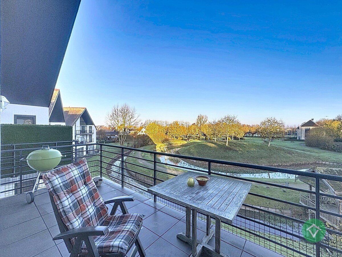 Luxe villa-appartement met dubbele garage en prachtig uitzicht in Koekelare 