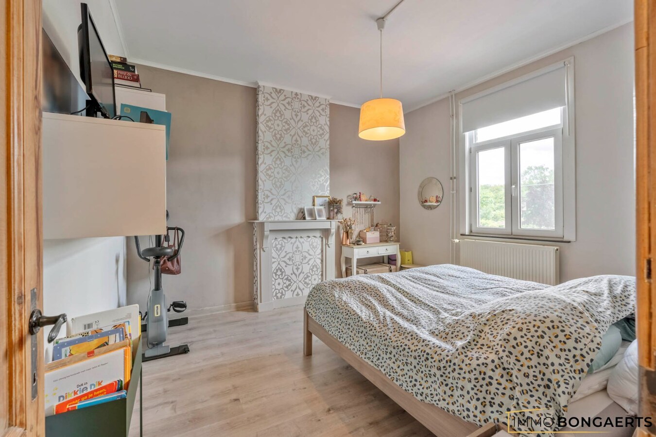 Karaktervolle woning met 4 slaapkamers, tuin en garage. 