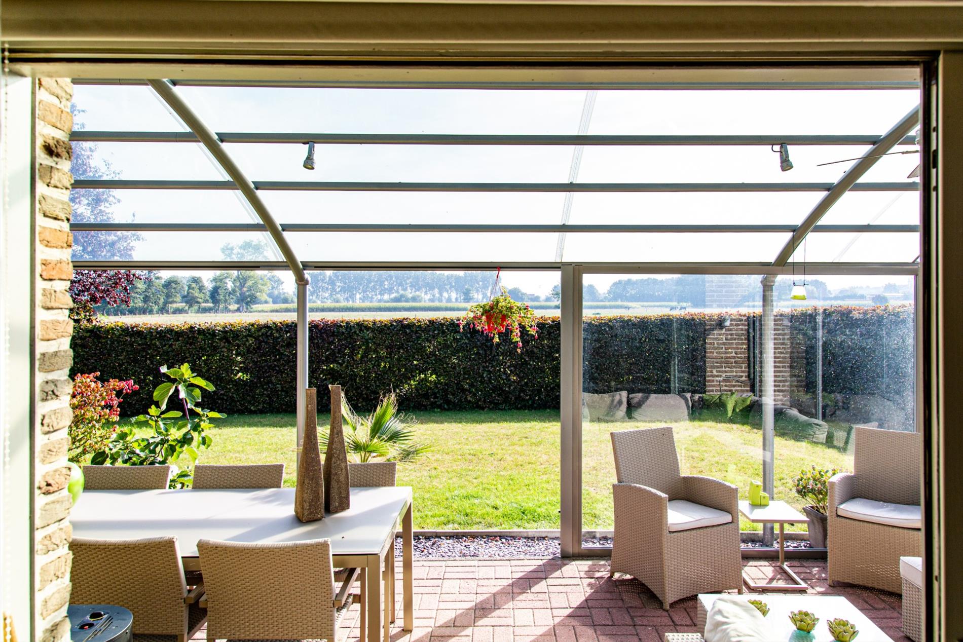 Rustieke woning met paardenstalling op 959m² landelijk gelegen doch nabij centrum Maldegem 