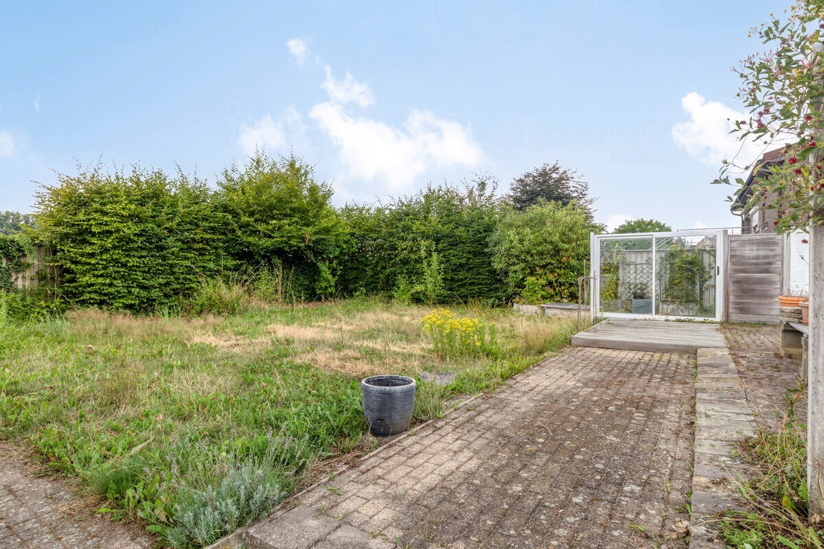 VILLA  met tuin, terras en garage in Zoutleeuw 