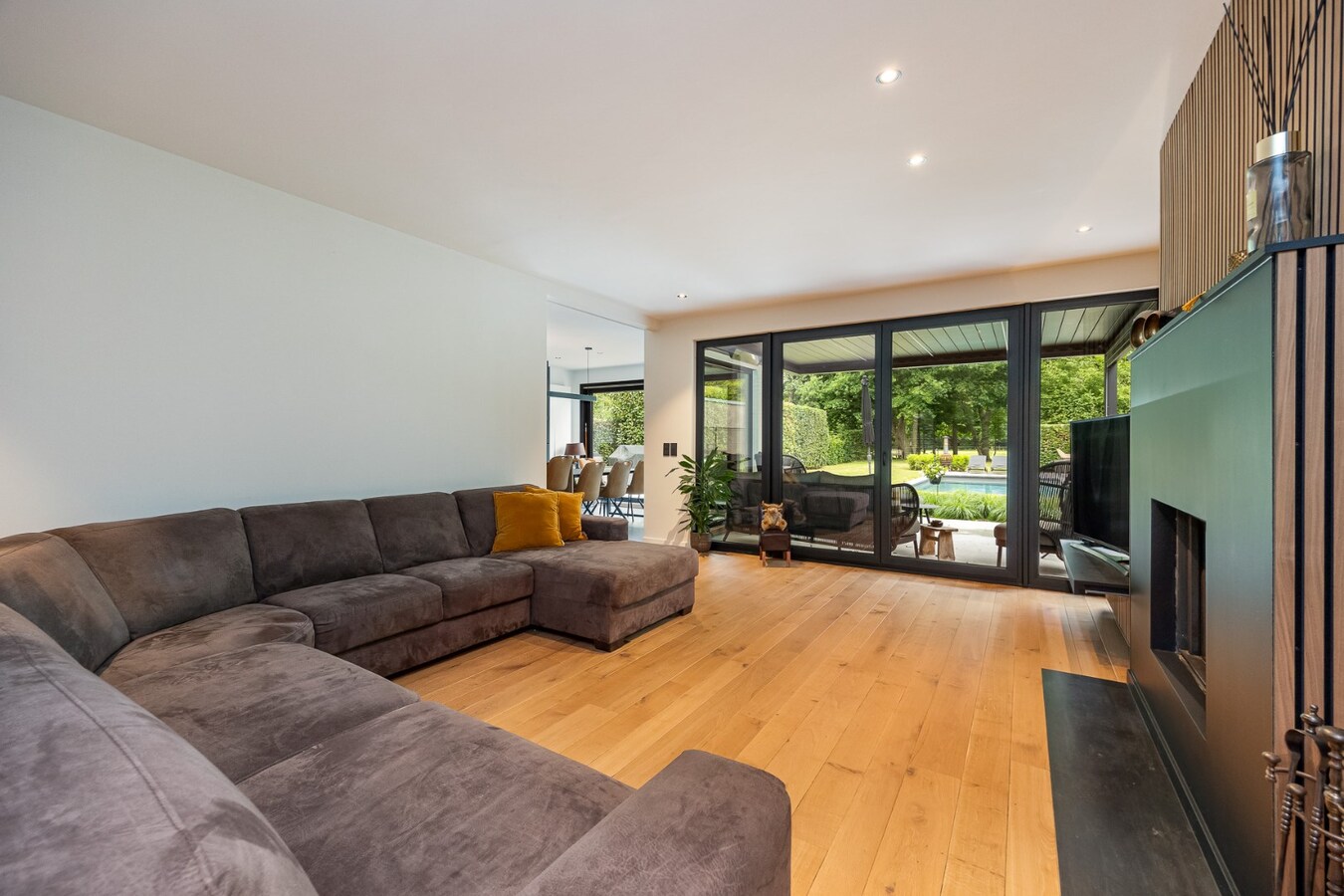 Moderne villa met zwembad op een toplocatie te Schilde! 