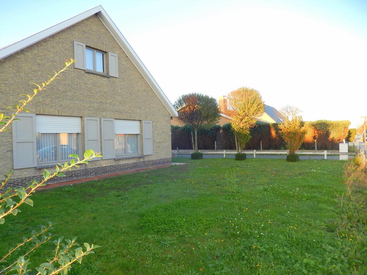 Bungalow met 3 slaapkamers en een zonnige tuin 