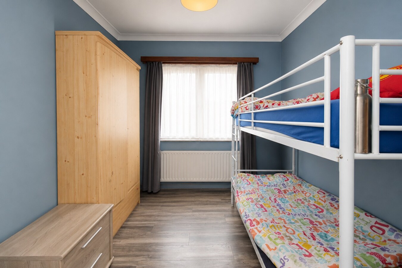 Te koop: Rustig gelegen halfopen bebouwing op uitzonderlijk perceel van 883 m² in Sint-Niklaas 