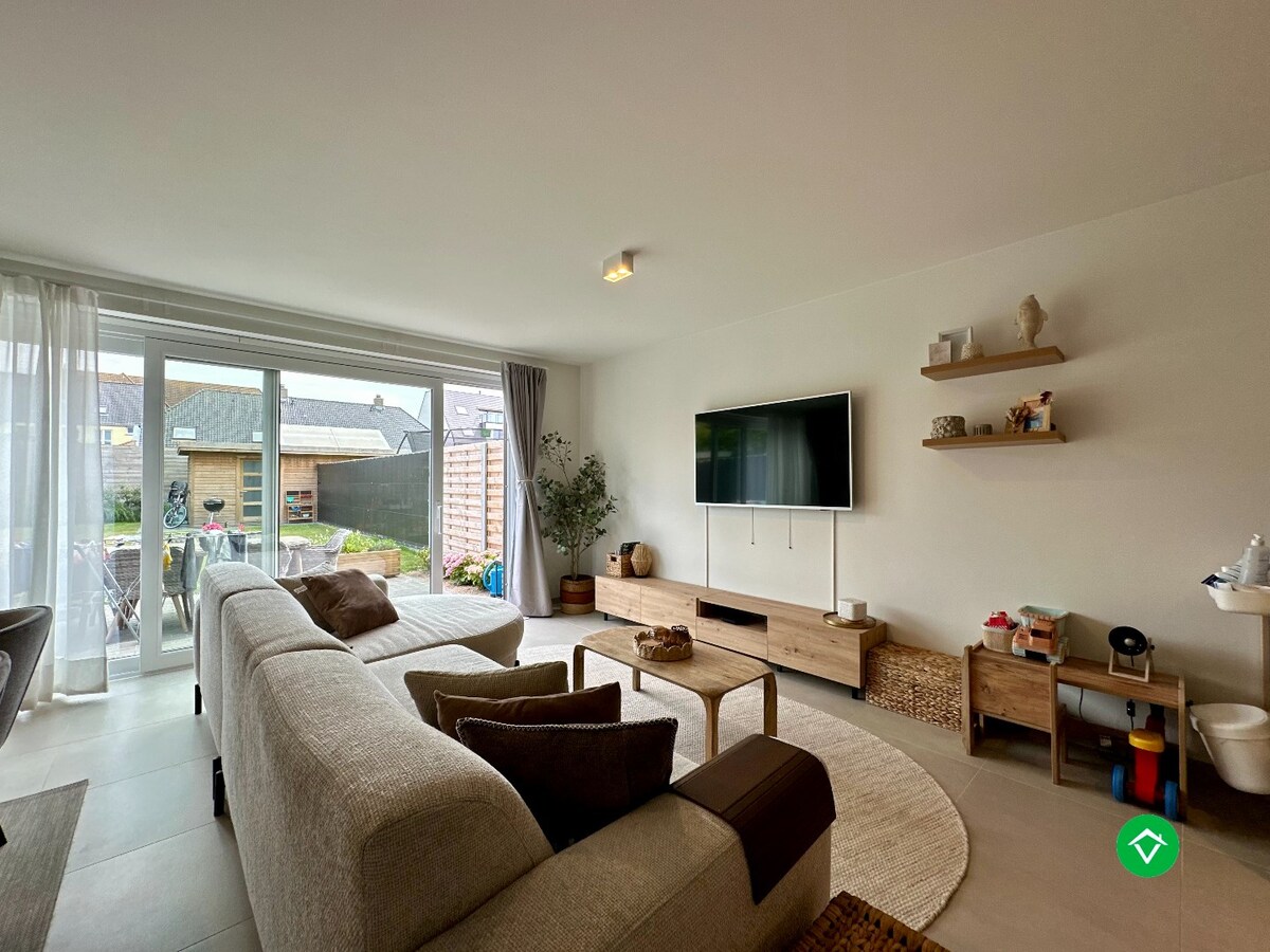 Instapklare halfopen nieuwbouwwoning te huur in Eernegem 