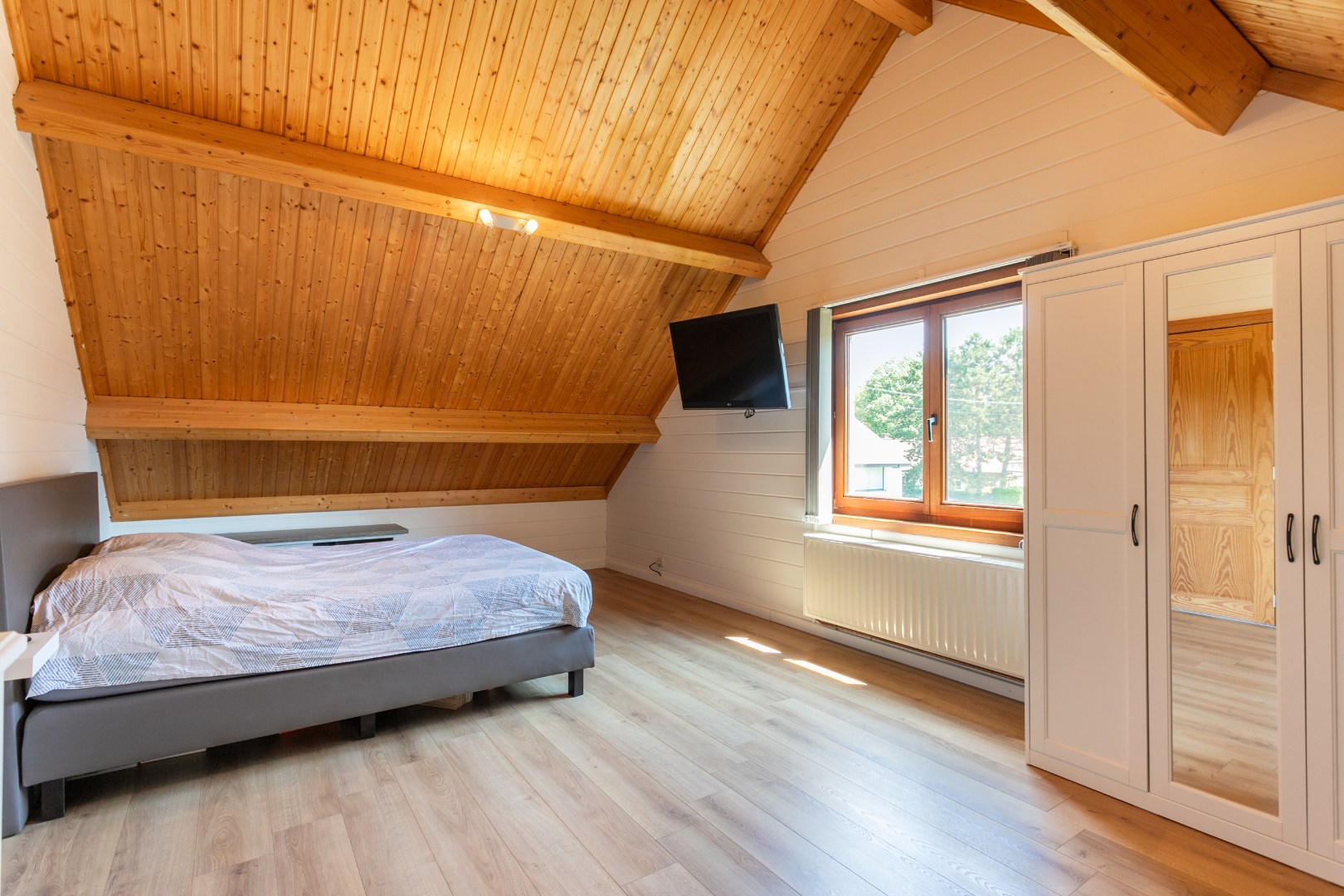 Verzorgde 4-gevelwoning met 2 slpk en garage te Halle op 6a74ca 