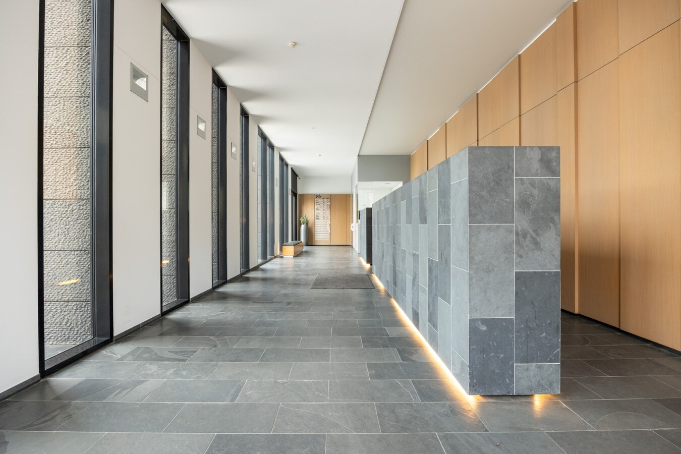 Stijlvol appt. met terras in de 'London Tower' op 't Eilandje! 