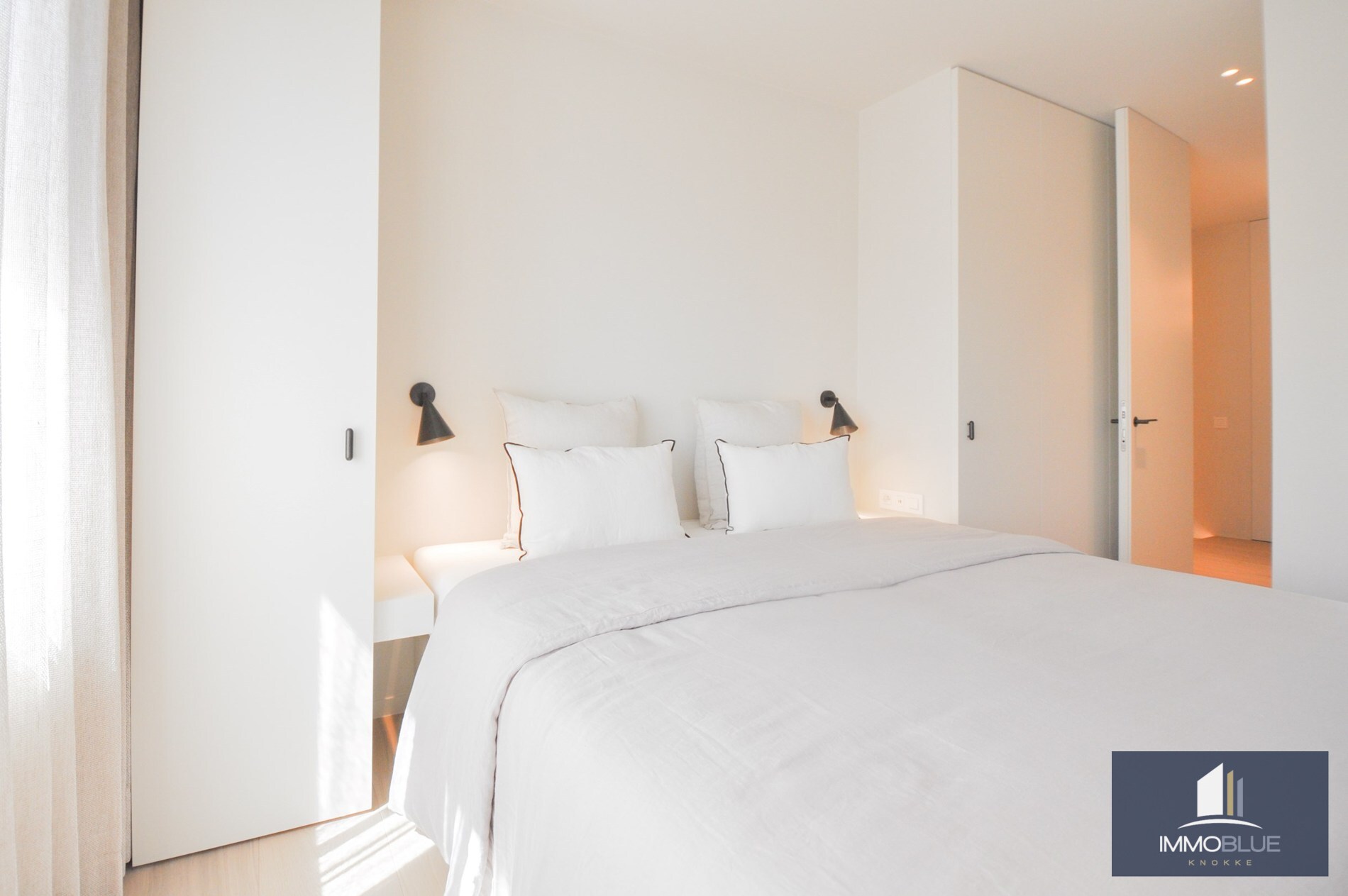 Volledig gerenoveerd hoek-appartement met een prachtig zicht op het Zegemeer. 