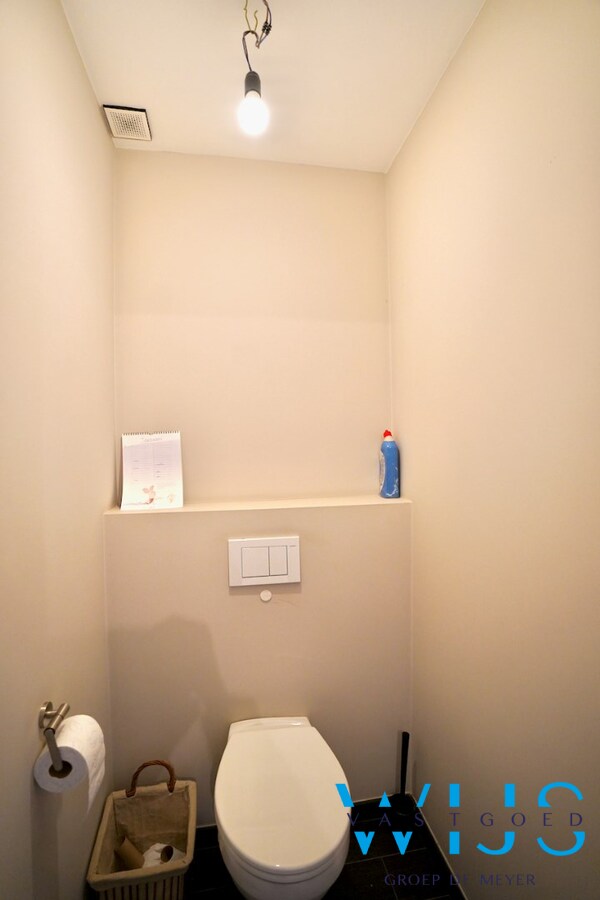 INSTAPKLAAR woonhuis met ZUIDgerichte tuin te Boekhoute ! 