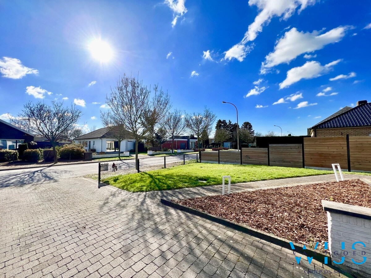 Woonhuis met 6 slaapkamers op TOPlocatie te EVERGEM ! 