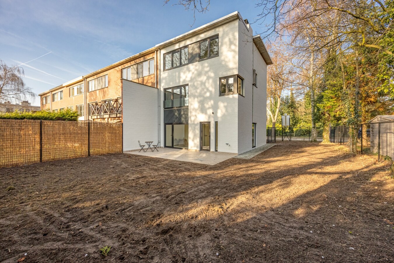 Volledig gerenoveerde HOB op een toplocatie te Brasschaat! 