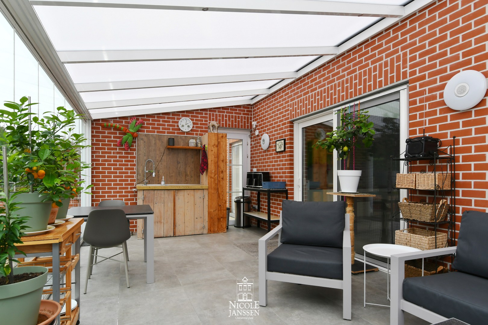 Tuinkamer met zicht op de tuin