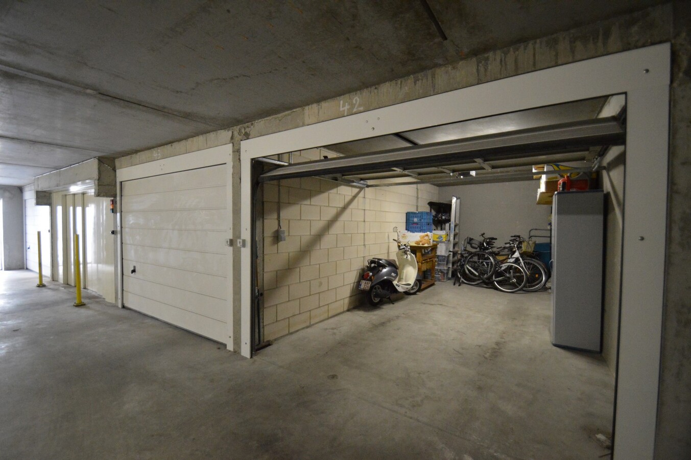 Garagebox in hoofdstraat van Heist 