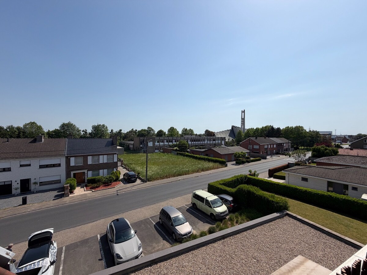 Lichtrijk instapklaar appartement EPC B  te Kuurne met 3 slaapkamers en autostaanplaats! 