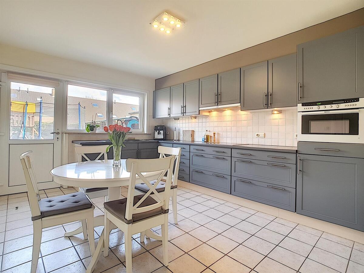 Halfopen gezinswoning in rustige woonwijk - Dudzele 