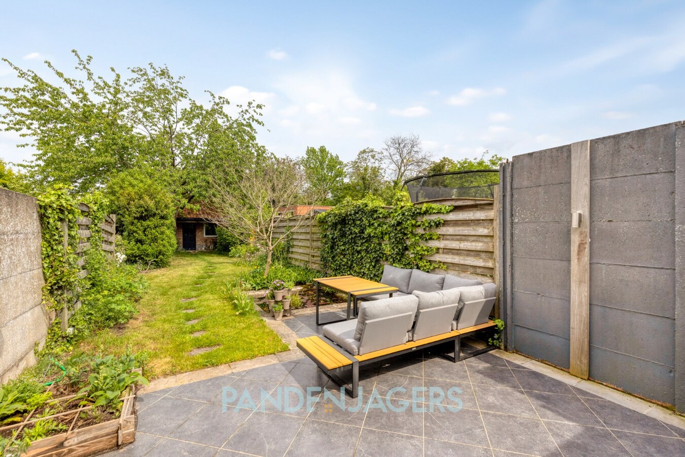 Instpaklare woning met mooie tuin te Duffel 