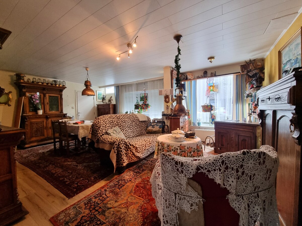 Te renoveren, zeer ruime woning te Zeebrugge 