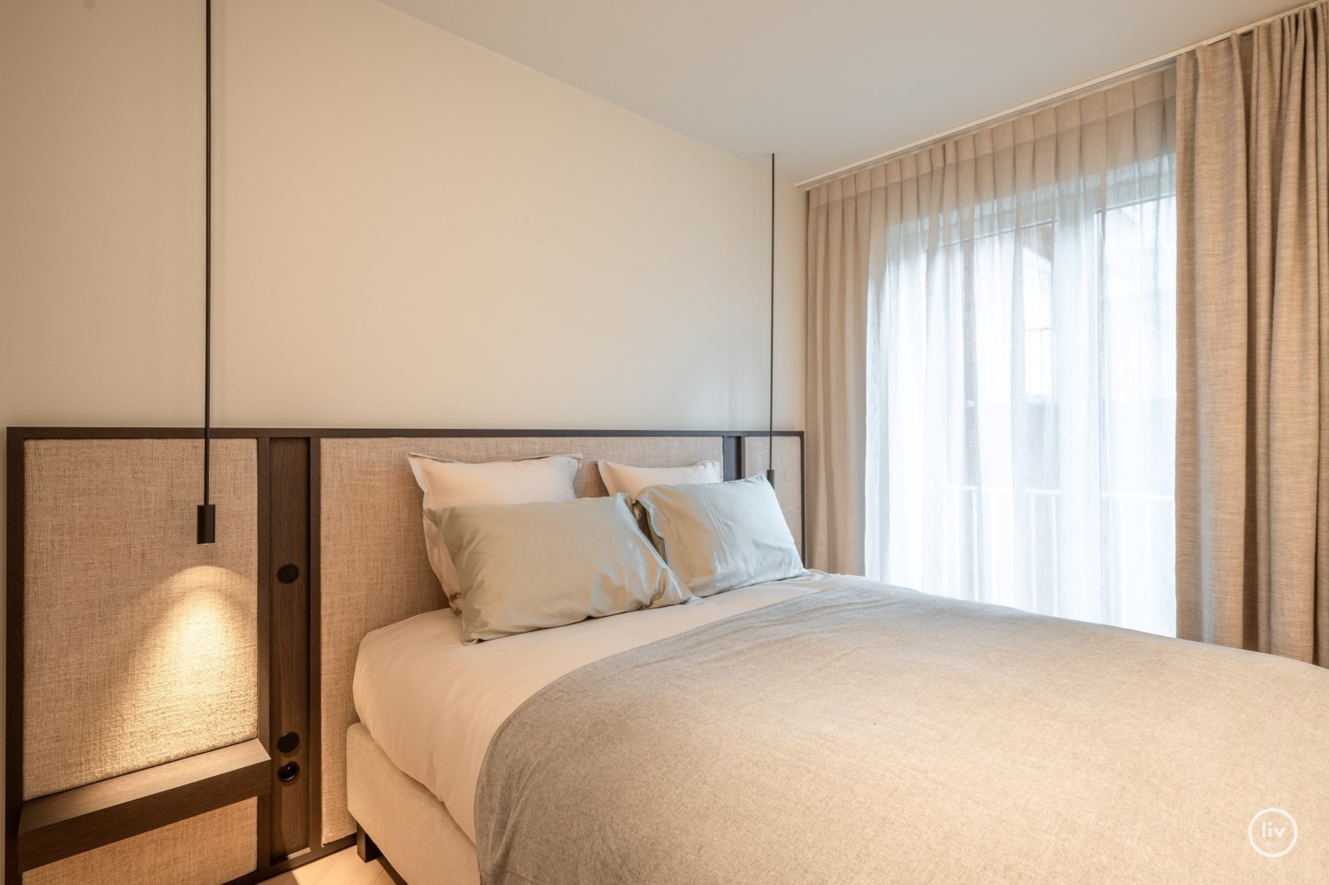 Appartement magnifiquement rénové de 150 m² avec vue dégagée sur l'église du Sacré-Cœur - Avenue Dumortier, Knokke. 