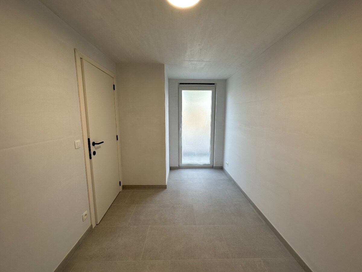 Volledig vernieuwde woning met 2 slaapkamers 