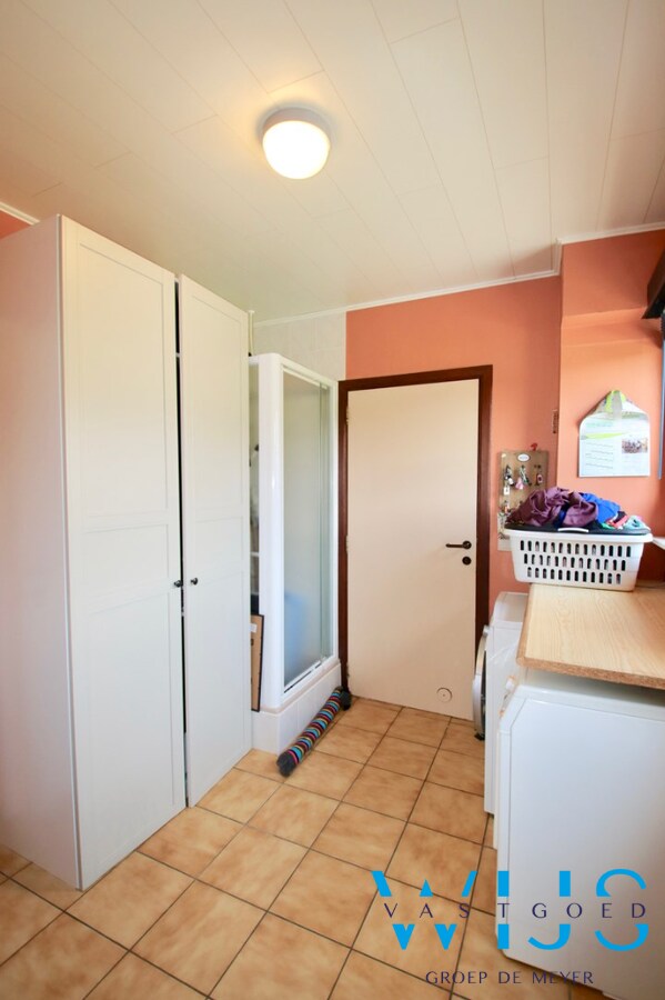 Instapklaar woonhuis met 4 slaapkamers, ruime tuin &amp; garage te ERTVELDE ! 