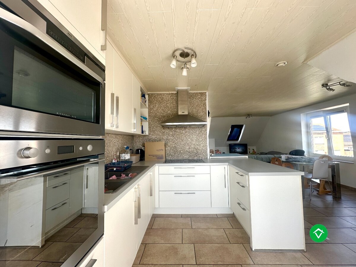 Instapklaar appartement met terras en 3 slaapkamers in een rustige wijk te Eernegem 