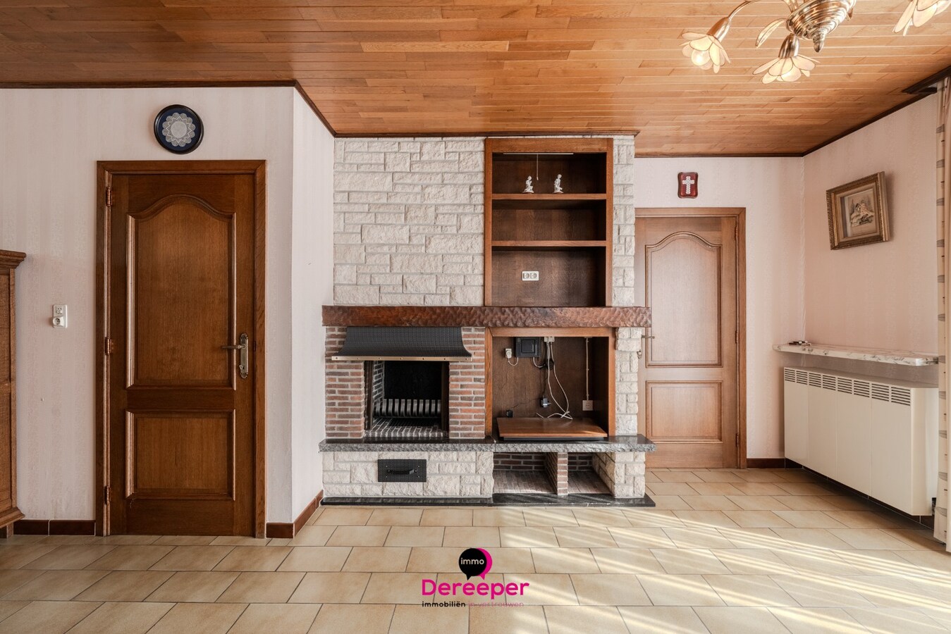Te renoveren bungalow op ruim perceel van 678 m² 