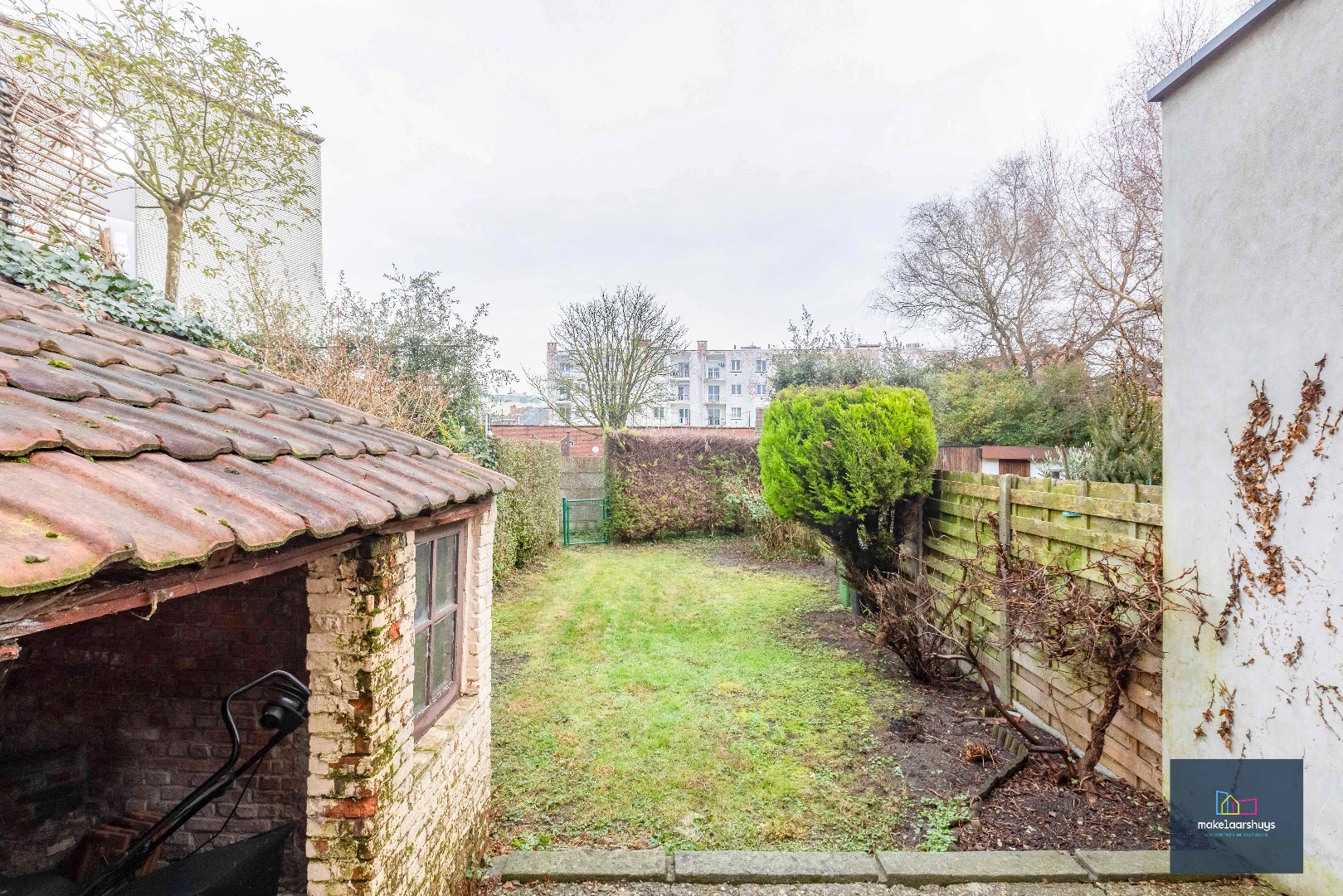 TOPLIGGING : te renoveren woning nabij Gent Sint-Pieters 