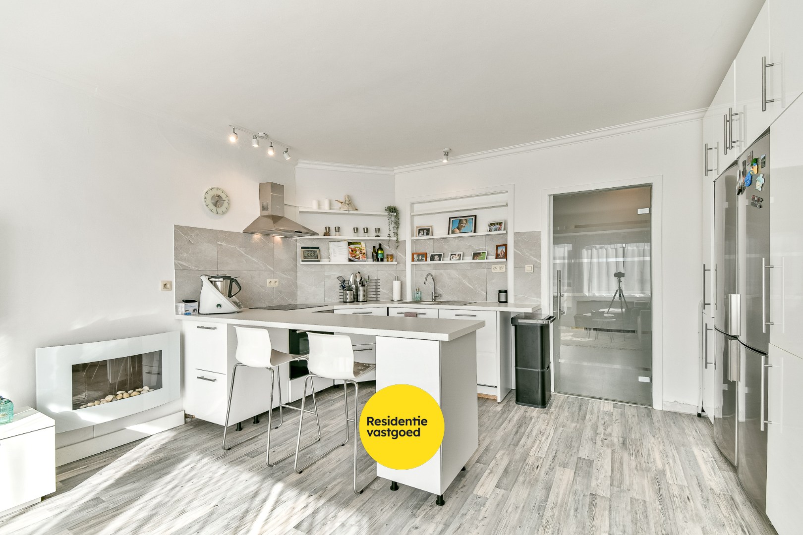 Instapklaar twee-slaapkamer-appartement op mooie locatie 