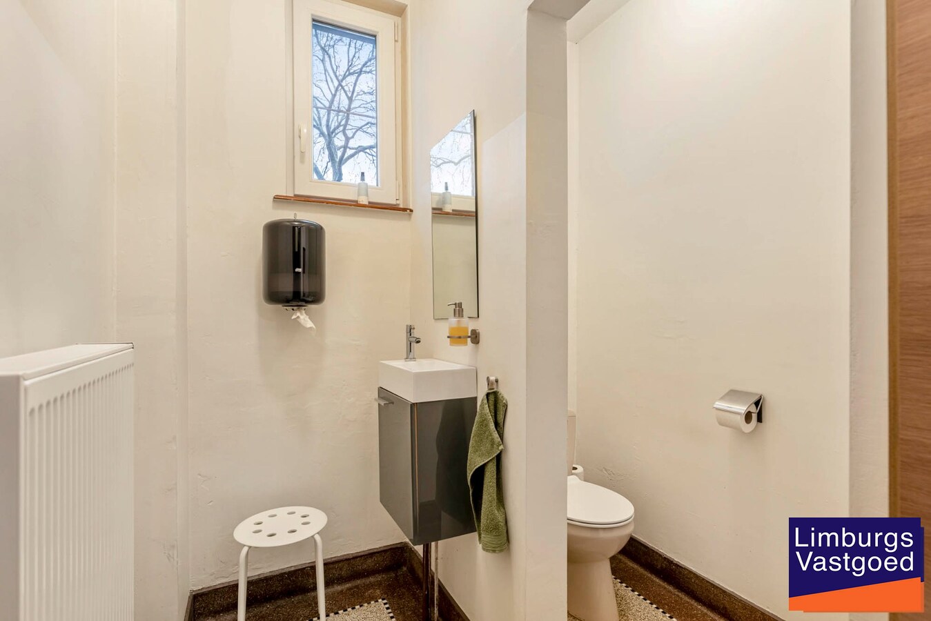 Woonhuis met  praktijkruimte te Waterschei, op een perceel van 6a80ca te Genk 