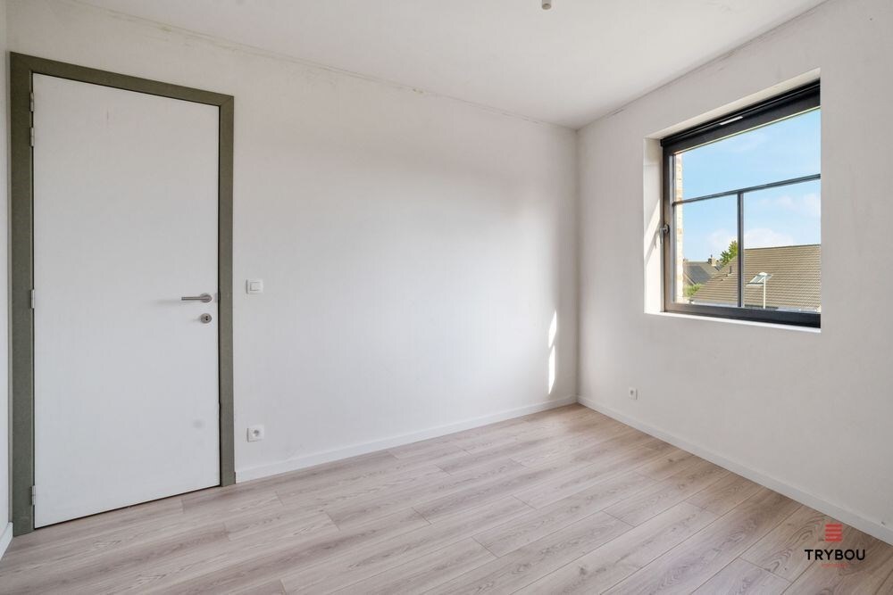 Uitstekend gelegen, halfopen nieuwbouwwoning op een boogscheut van het Centrum van Roeselare 