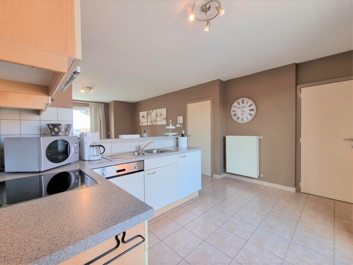 Zeer goed gelegen, gezellig appartement met grote terrassen te Heist 