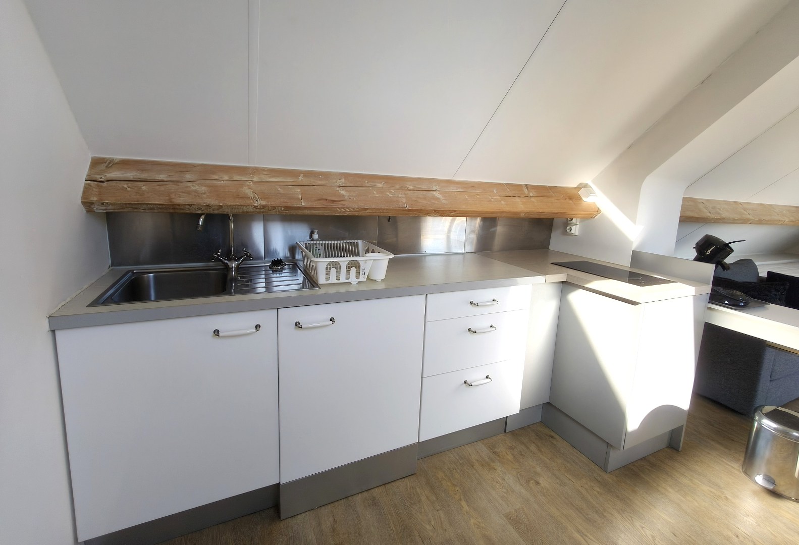 Gebouw met 3 vakantiestudio's 