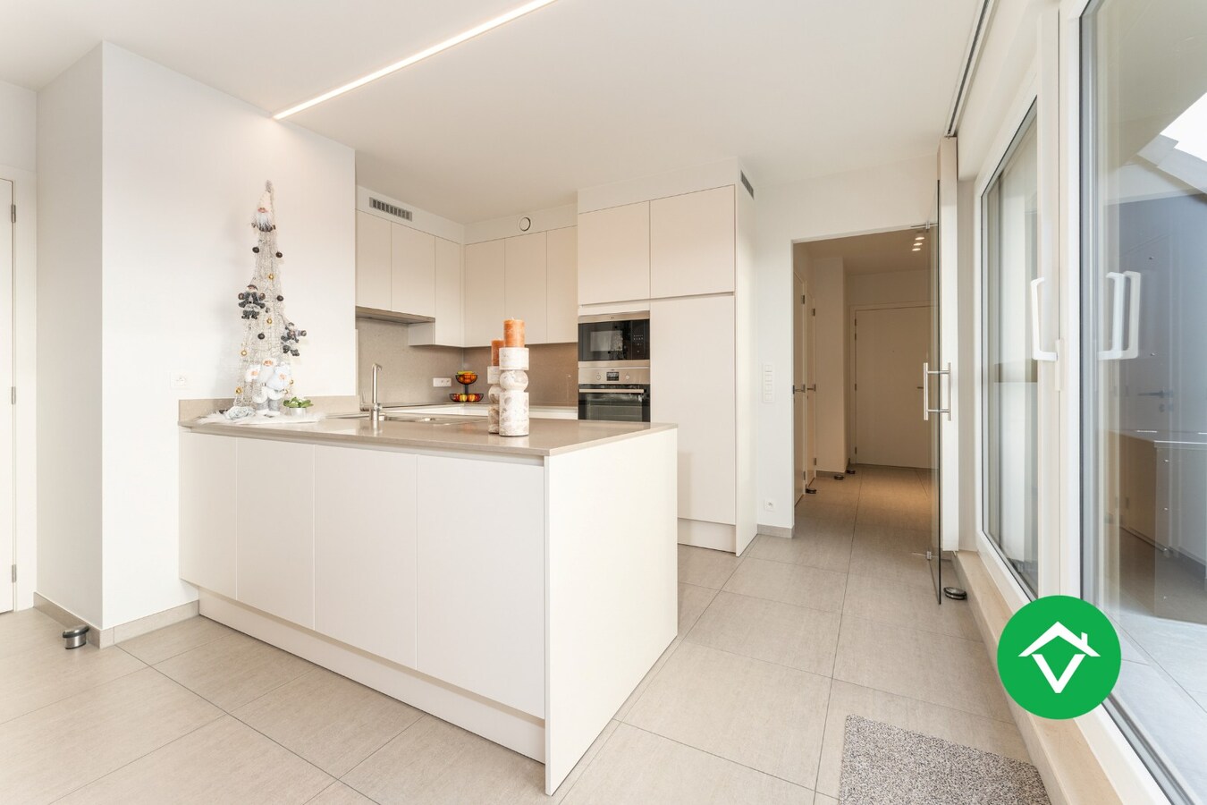 Instapklaar appartement met 2 slaapkamers en volledig ingerichte zolder te Koekelare 