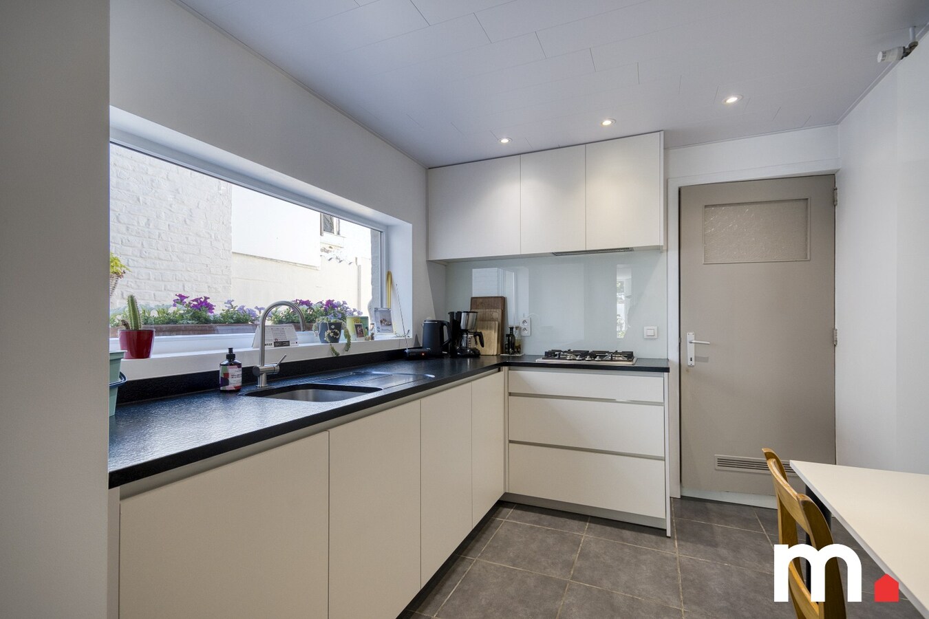 Woning te Lauwe nabij het centrum met uitweg! 
