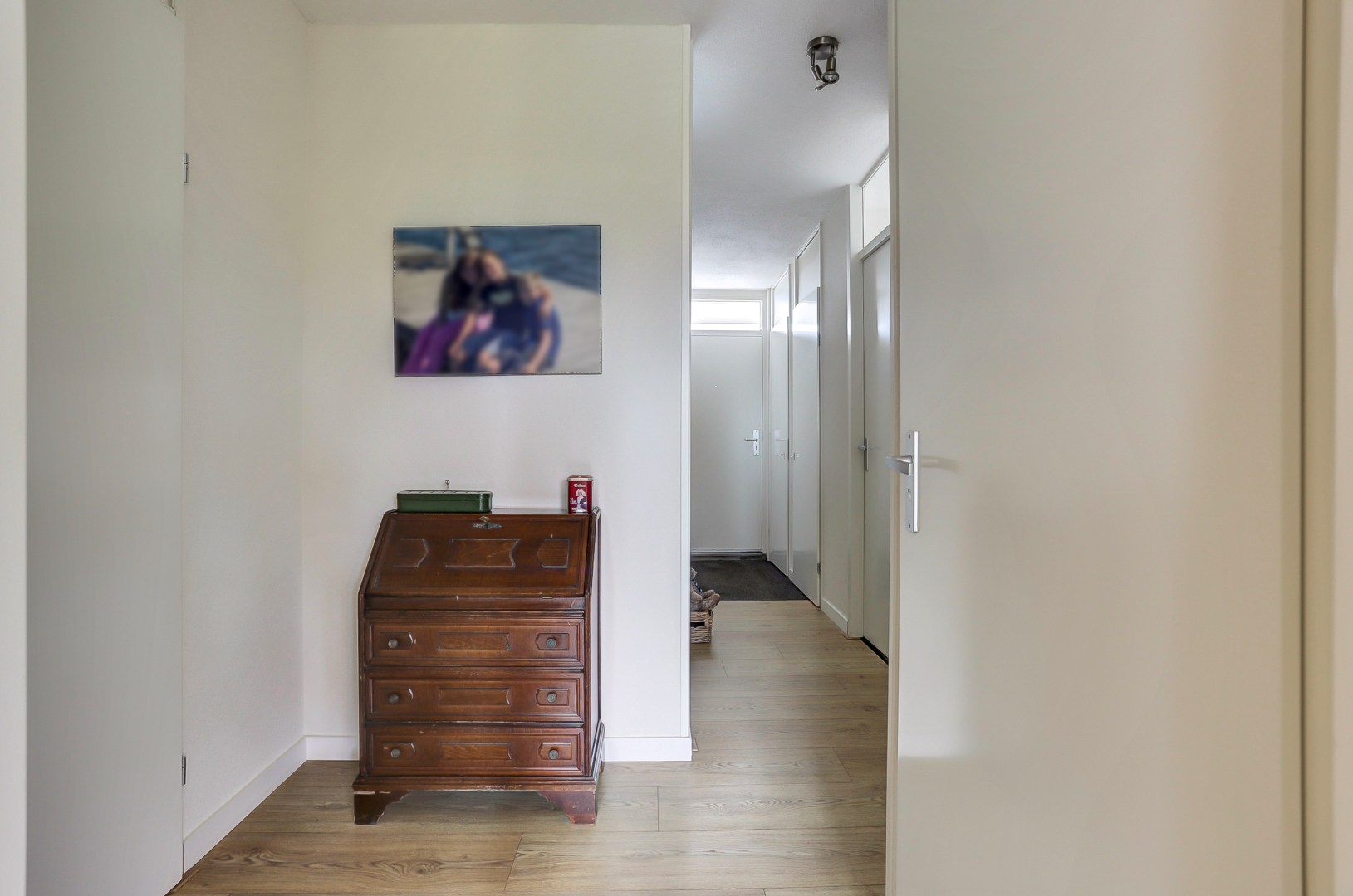 Modern afgewerkt 3 kamerappartement gelegen op de 3e verdieping met schitterend vrij uitzicht en ligging aan water! 