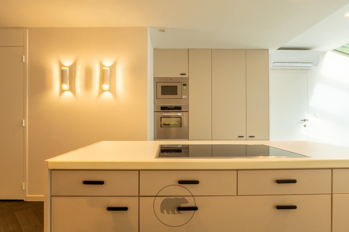 Gerenoveerd appartement aan het Groenevalleipark met ruim terras 