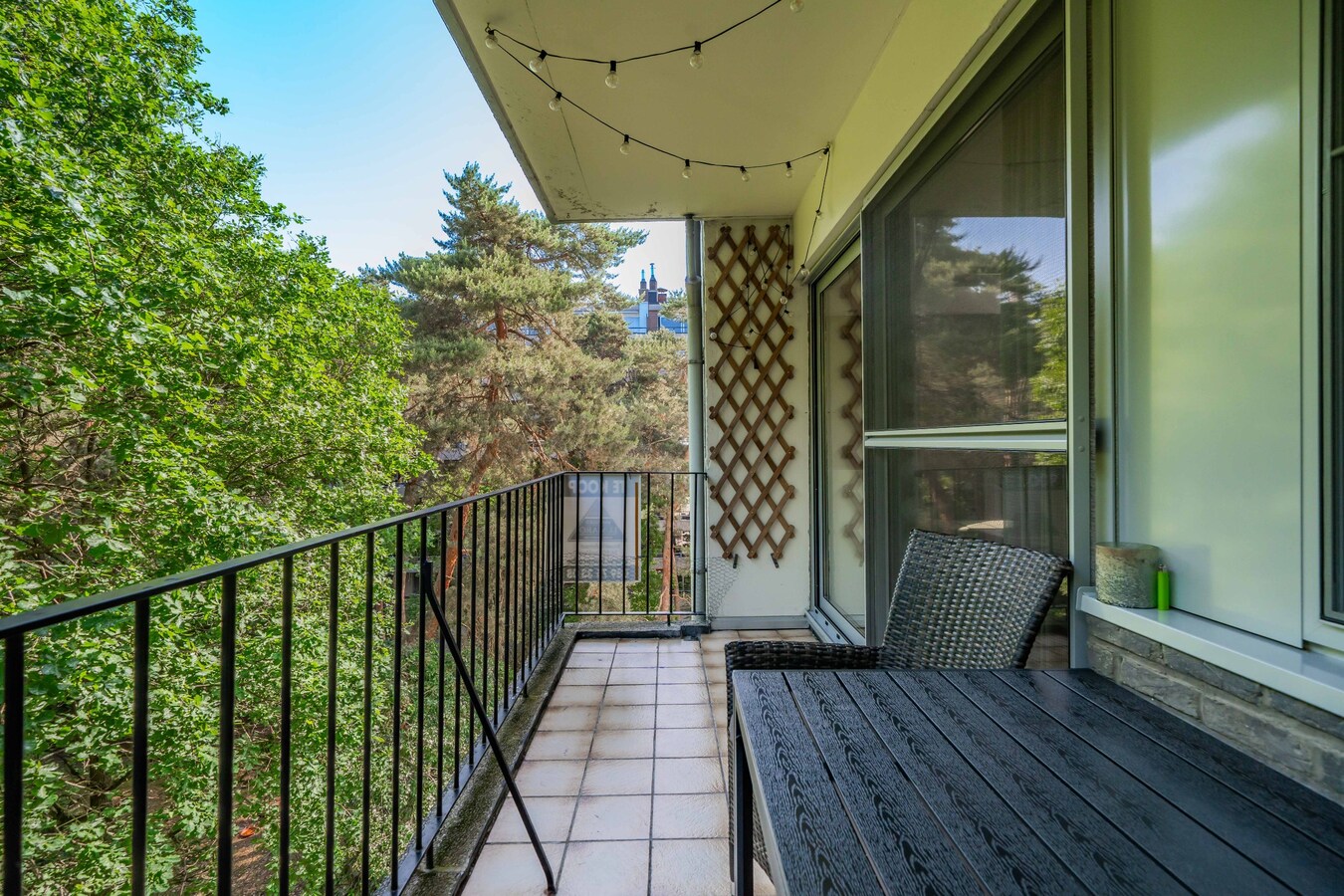 Ruim appartement (125 m²) met 3 grote slaapkamers. Centrum Genk! 